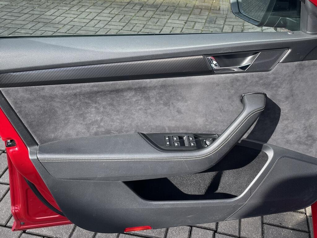 O119V07102_22.webp_SUPERB SportLine 1.4 TSI 160 kW automat, DPH