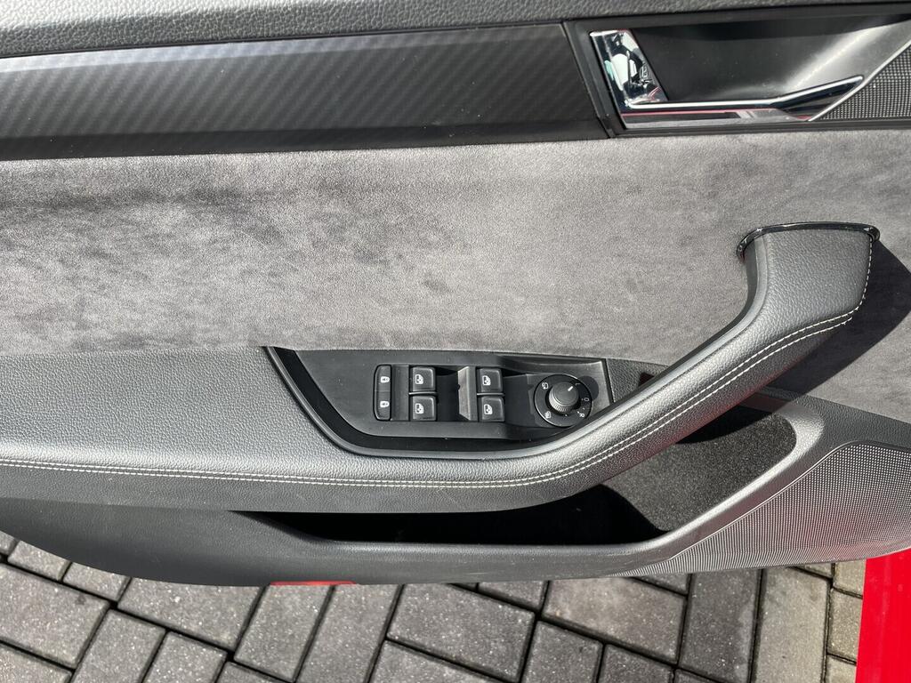 O119V07102_23.webp_SUPERB SportLine 1.4 TSI 160 kW automat, DPH