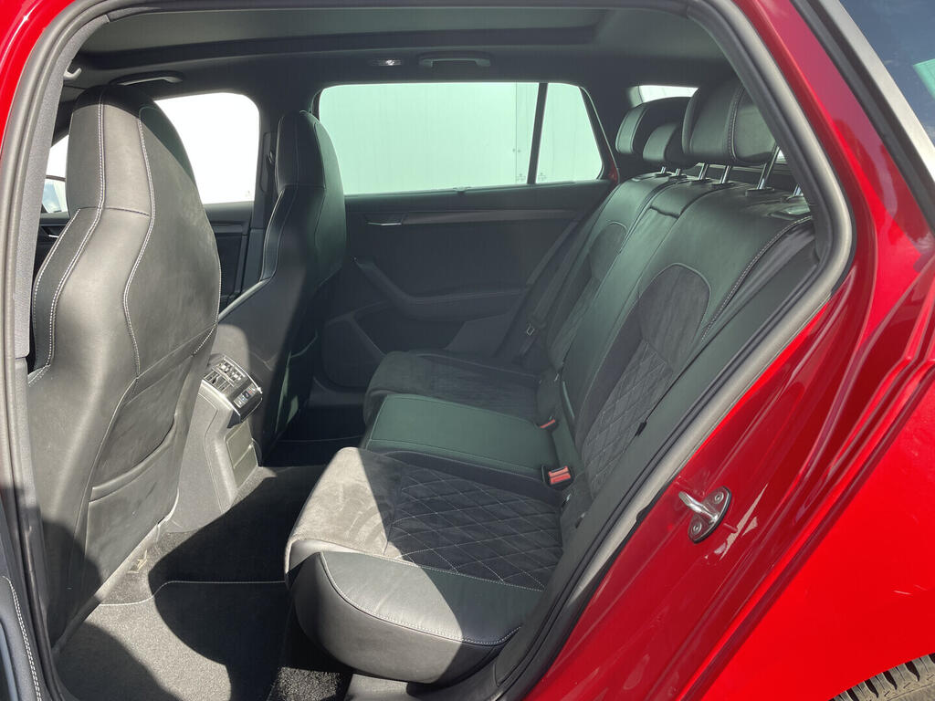 O119V07102_37.webp_SUPERB SportLine 1.4 TSI 160 kW automat, DPH