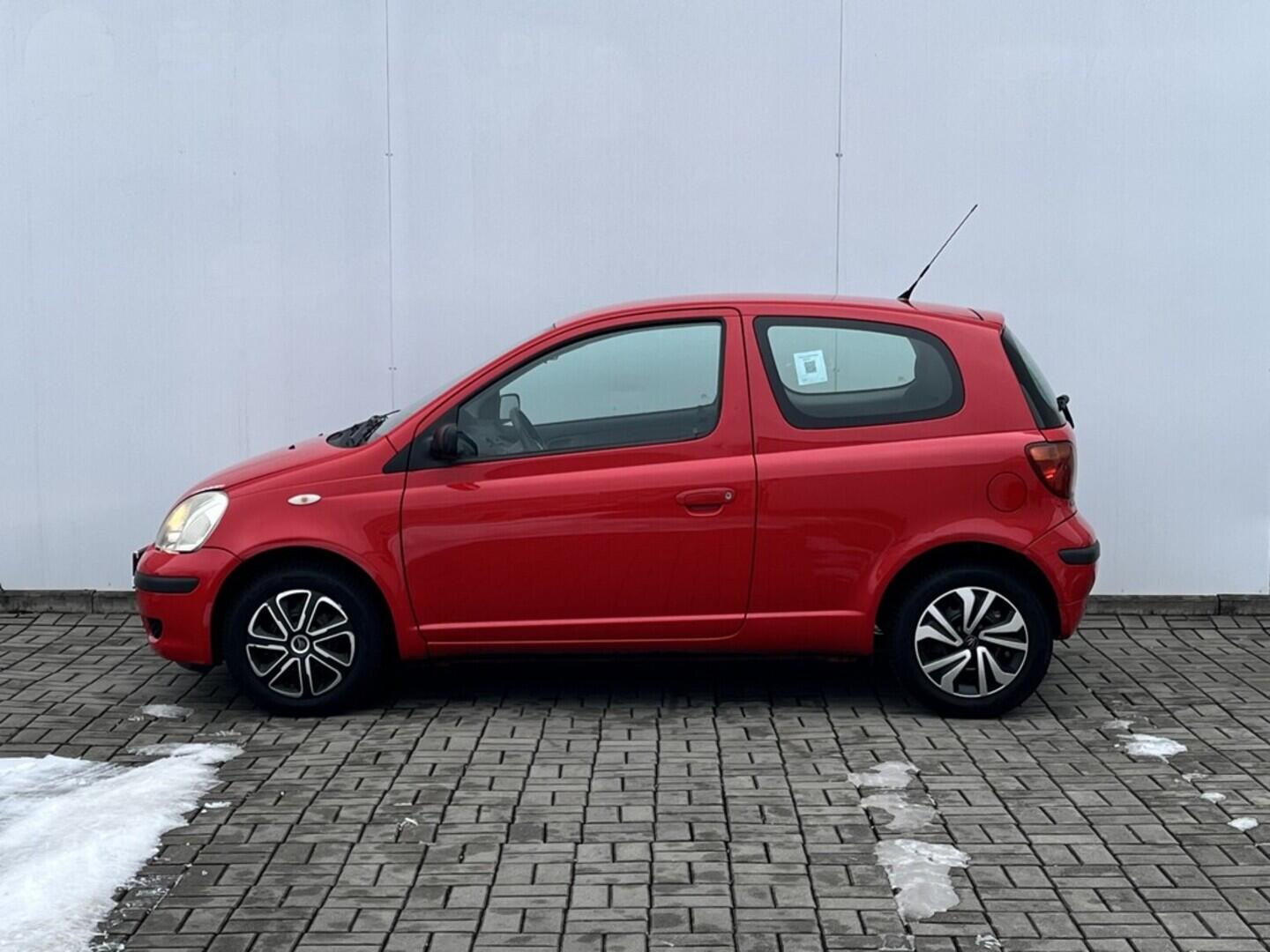 O119V07103_12.webp_YARIS  1.0 VVT-i 48 kW manuál