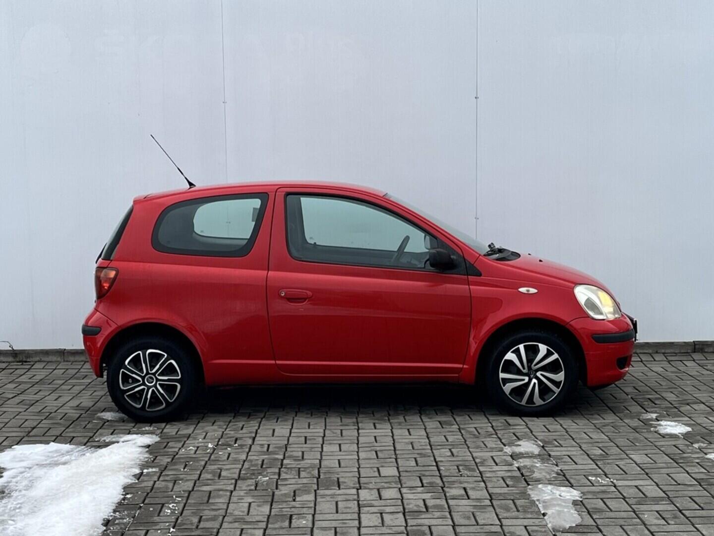 O119V07103_16.webp_YARIS  1.0 VVT-i 48 kW manuál