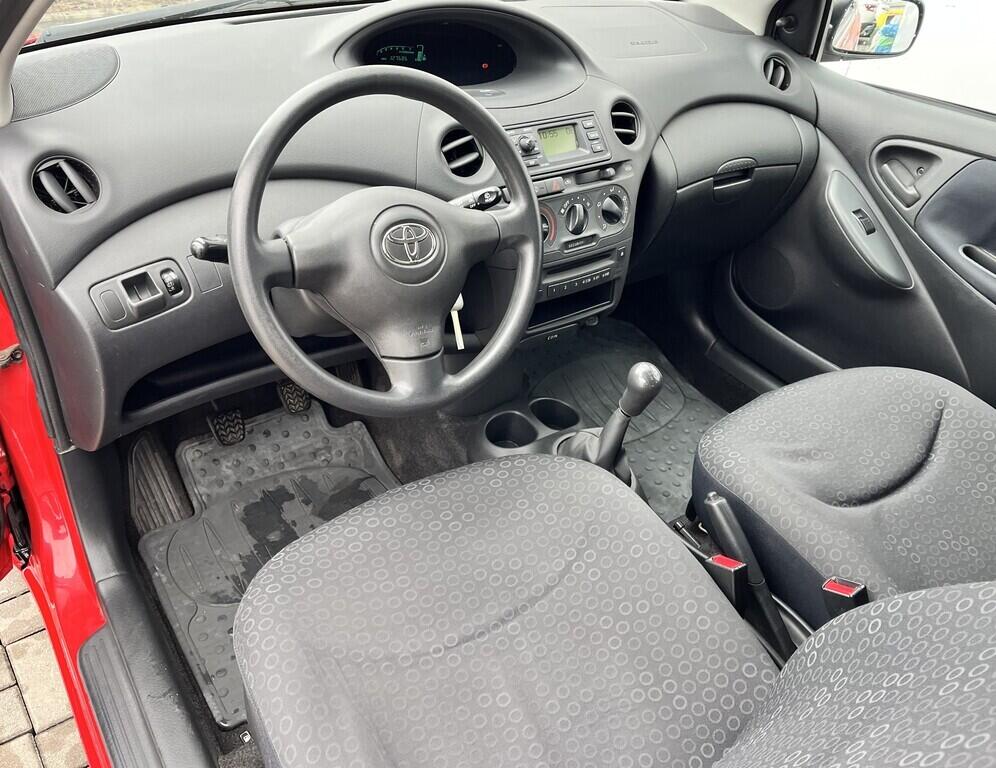 O119V07103_22.webp_YARIS  1.0 VVT-i 48 kW manuál