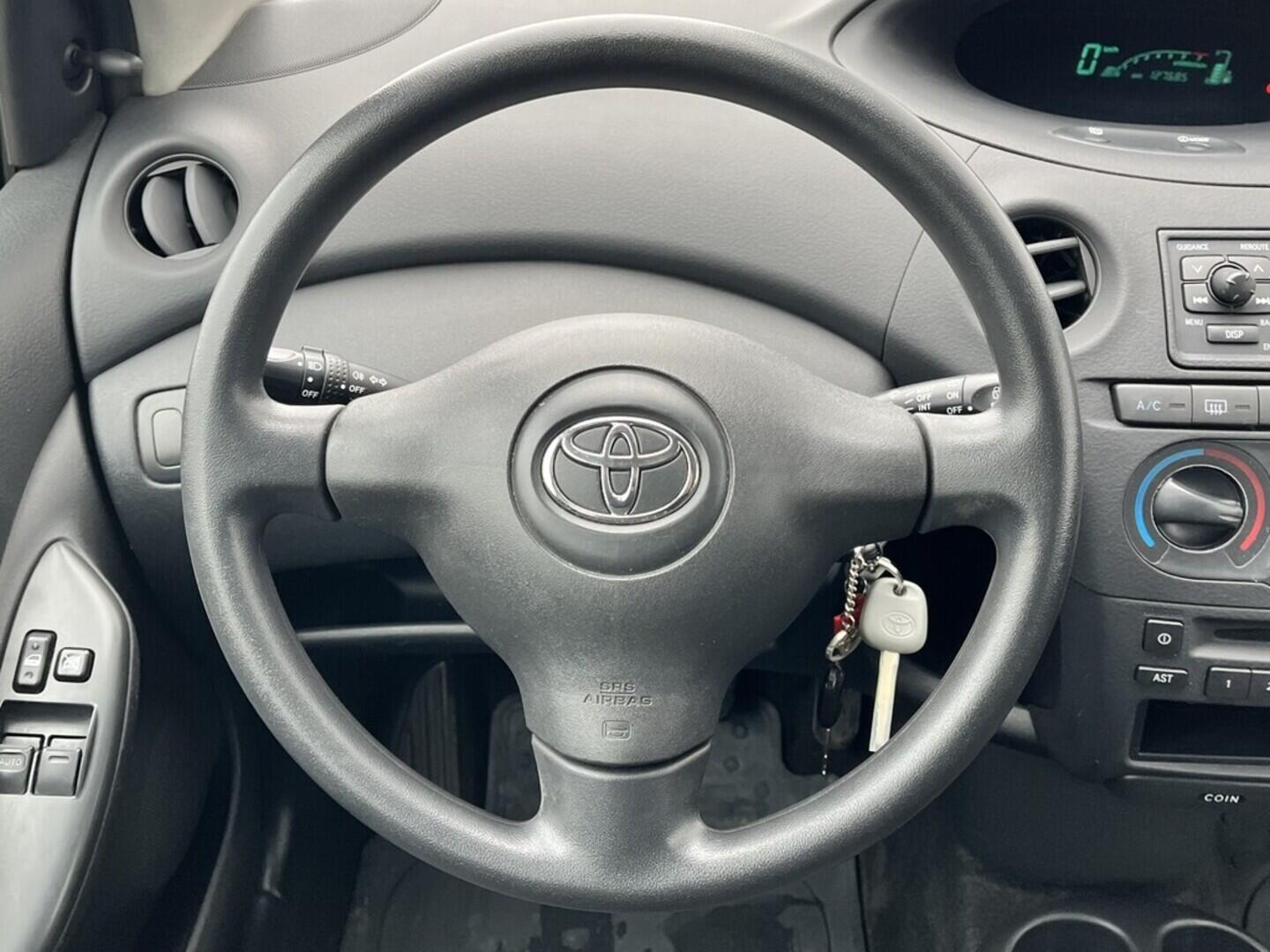 O119V07103_24.webp_YARIS  1.0 VVT-i 48 kW manuál