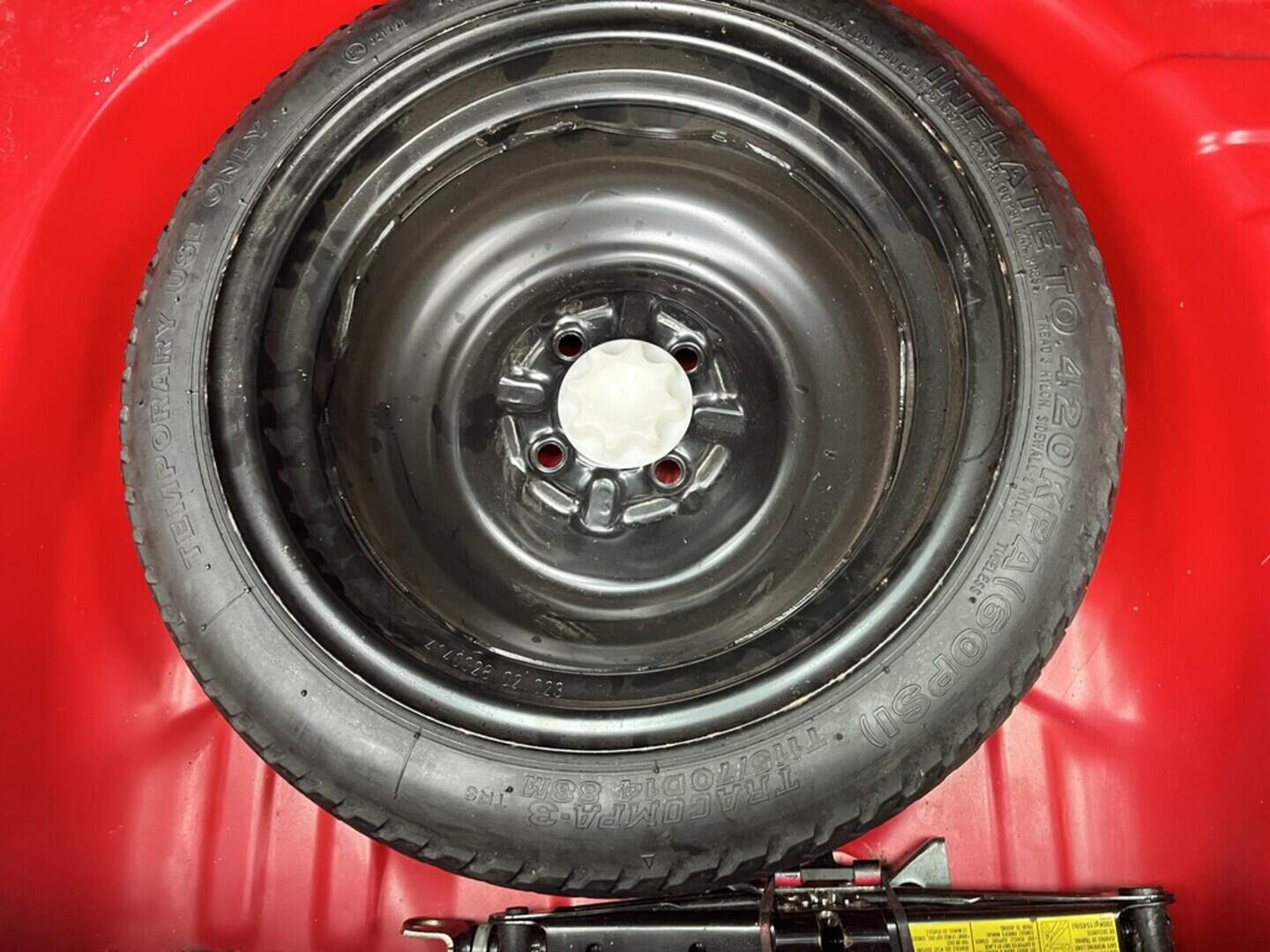 O119V07103_30.webp_YARIS  1.0 VVT-i 48 kW manuál