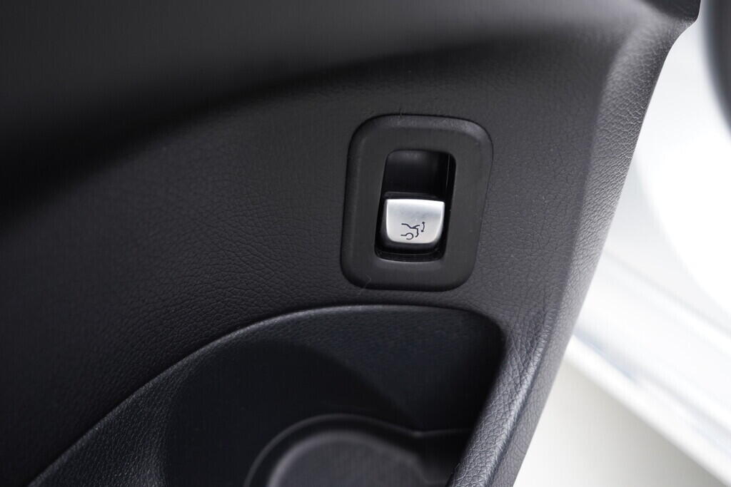 O119V07104_23.webp_TŘÍDY C C 200d Avantgarde 1.6  100 kW automat