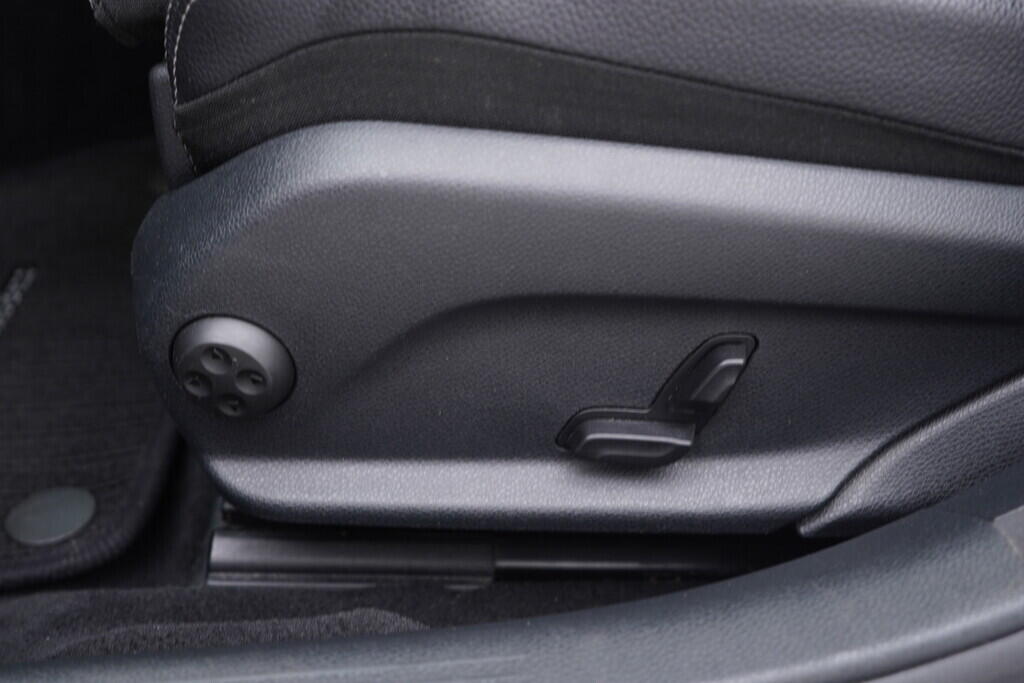 O119V07104_26.webp_TŘÍDY C C 200d Avantgarde 1.6  100 kW automat