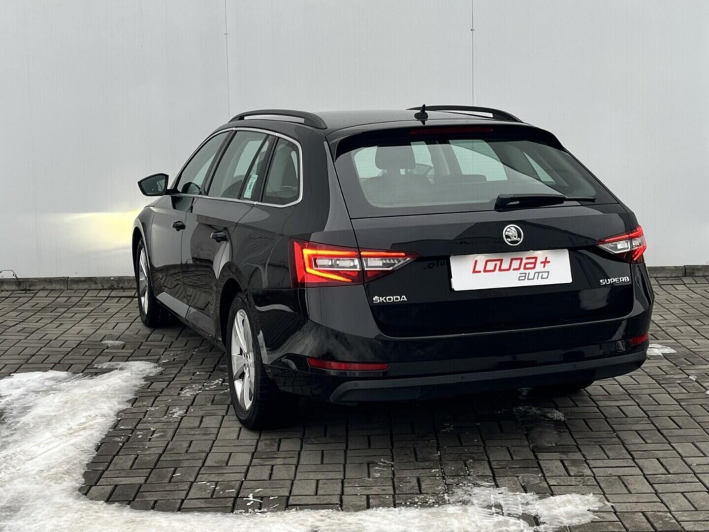 O119V07106_15.webp_SUPERB Style 2.0 TDI 110 kW manuál