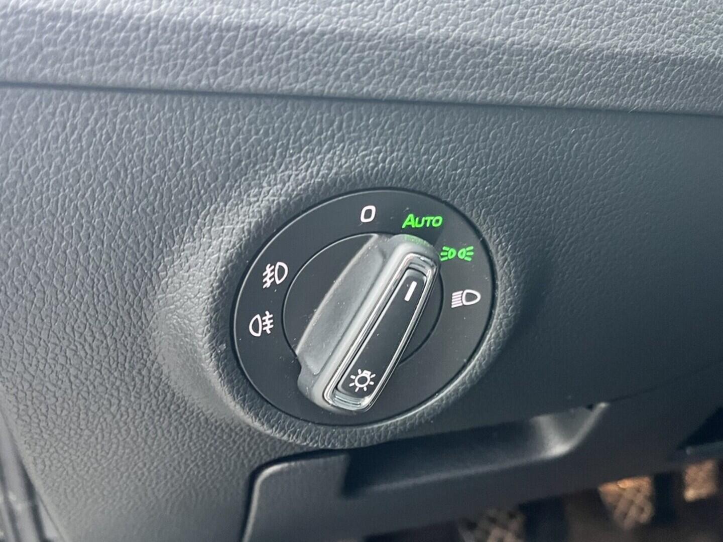 O119V07106_22.webp_SUPERB Style 2.0 TDI 110 kW manuál