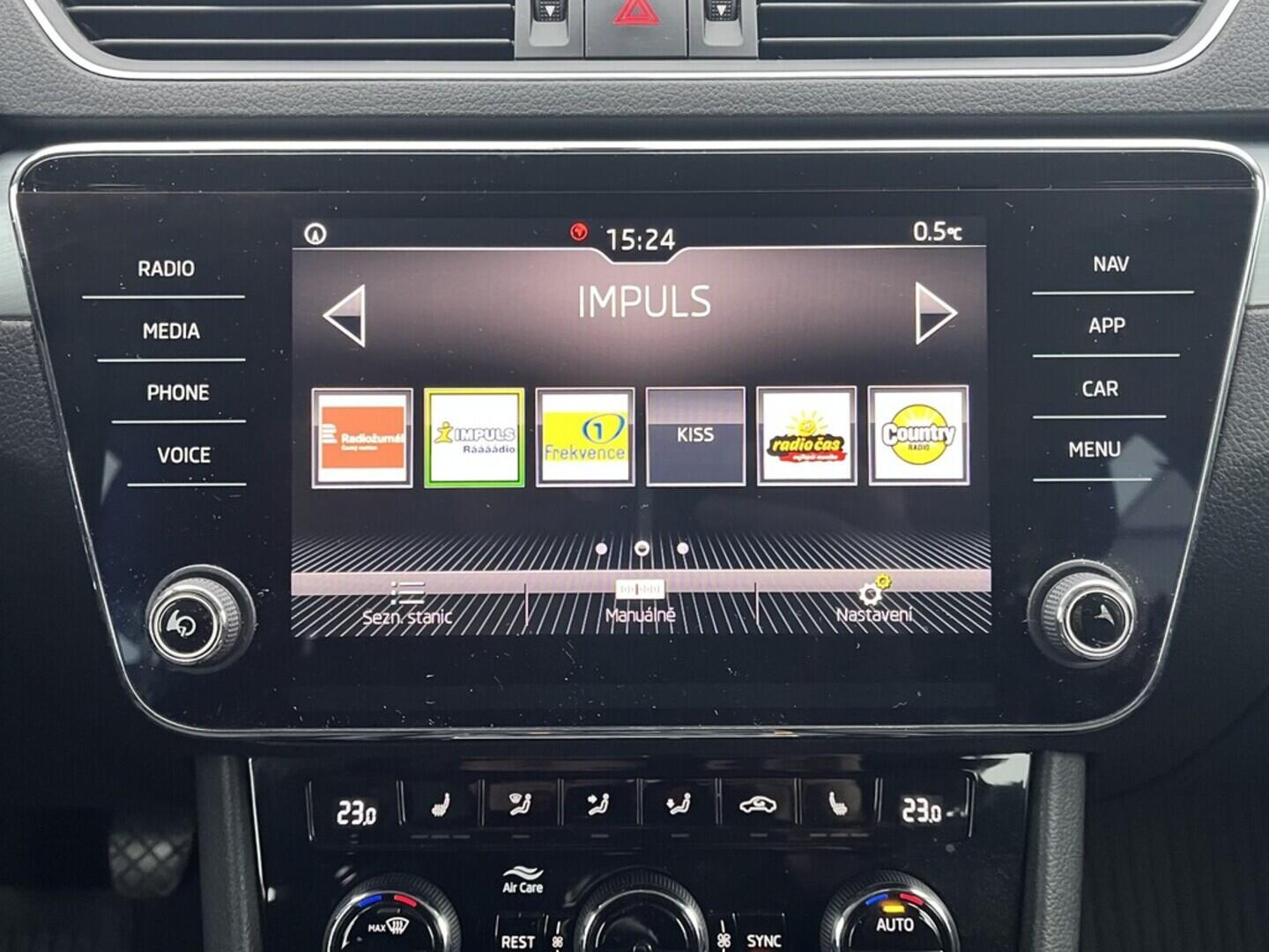 O119V07106_24.webp_SUPERB Style 2.0 TDI 110 kW manuál