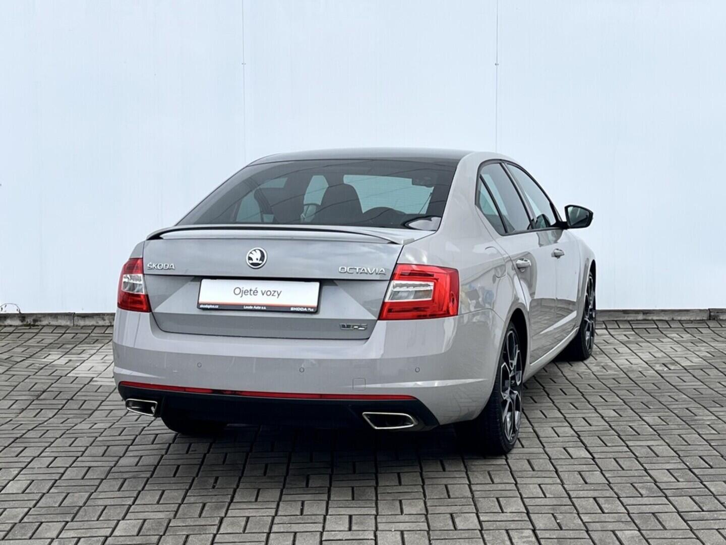 O119V07108_11.webp_OCTAVIA RS 2.0 TSI 162 kW manuál