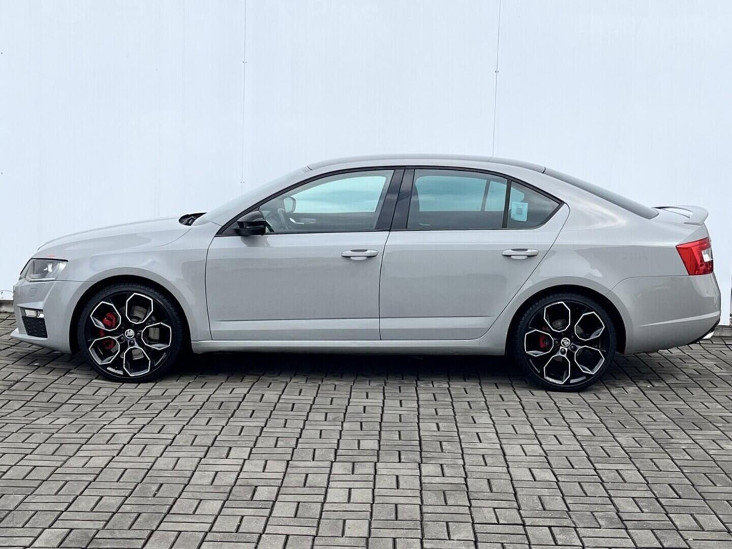 O119V07108_12.webp_OCTAVIA RS 2.0 TSI 162 kW manuál