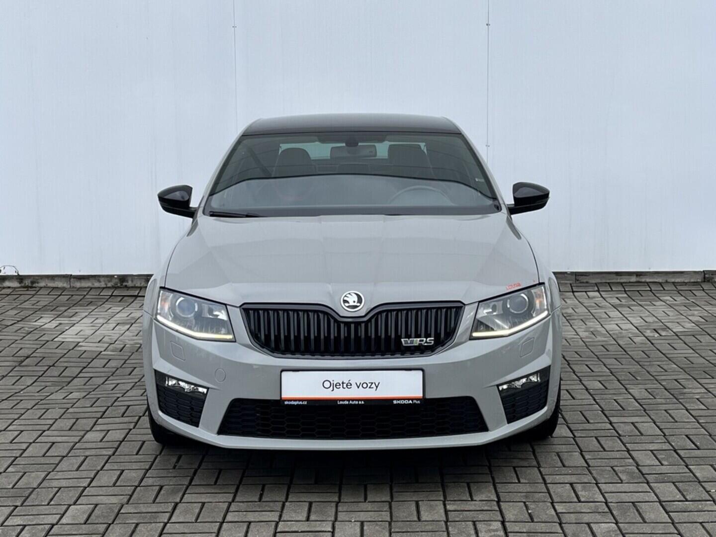 O119V07108_13.webp_OCTAVIA RS 2.0 TSI 162 kW manuál