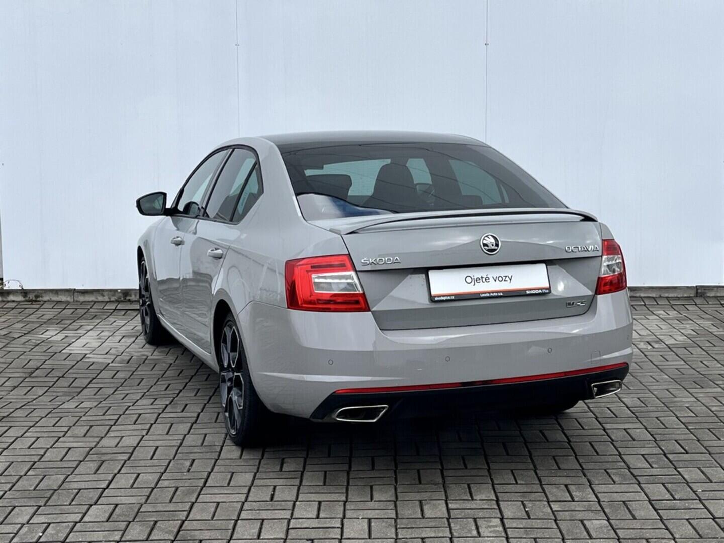 O119V07108_15.webp_OCTAVIA RS 2.0 TSI 162 kW manuál