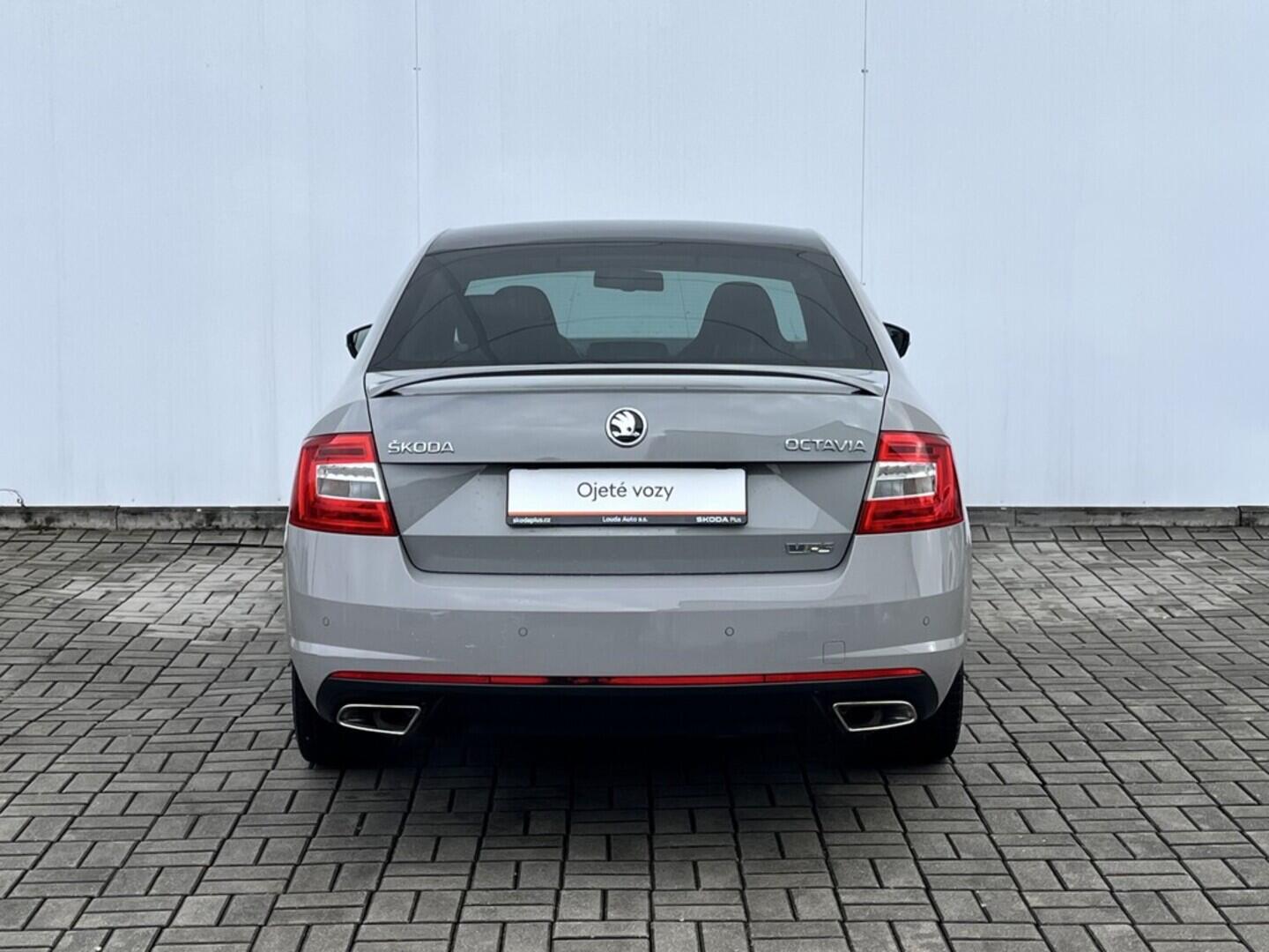 O119V07108_17.webp_OCTAVIA RS 2.0 TSI 162 kW manuál