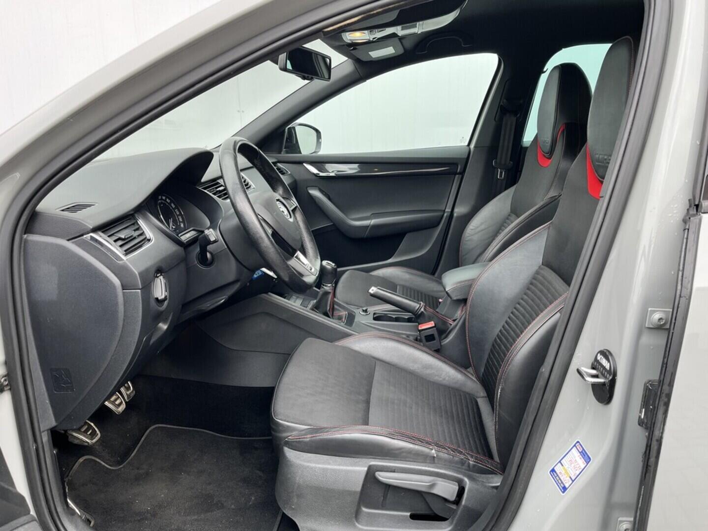 O119V07108_20.webp_OCTAVIA RS 2.0 TSI 162 kW manuál