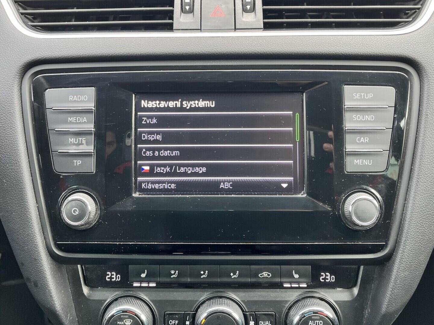 O119V07108_26.webp_OCTAVIA RS 2.0 TSI 162 kW manuál