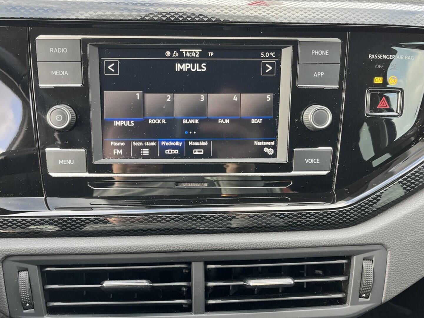 O119V07111_24.webp_POLO Life 1.0 TSI 70 kW manuál