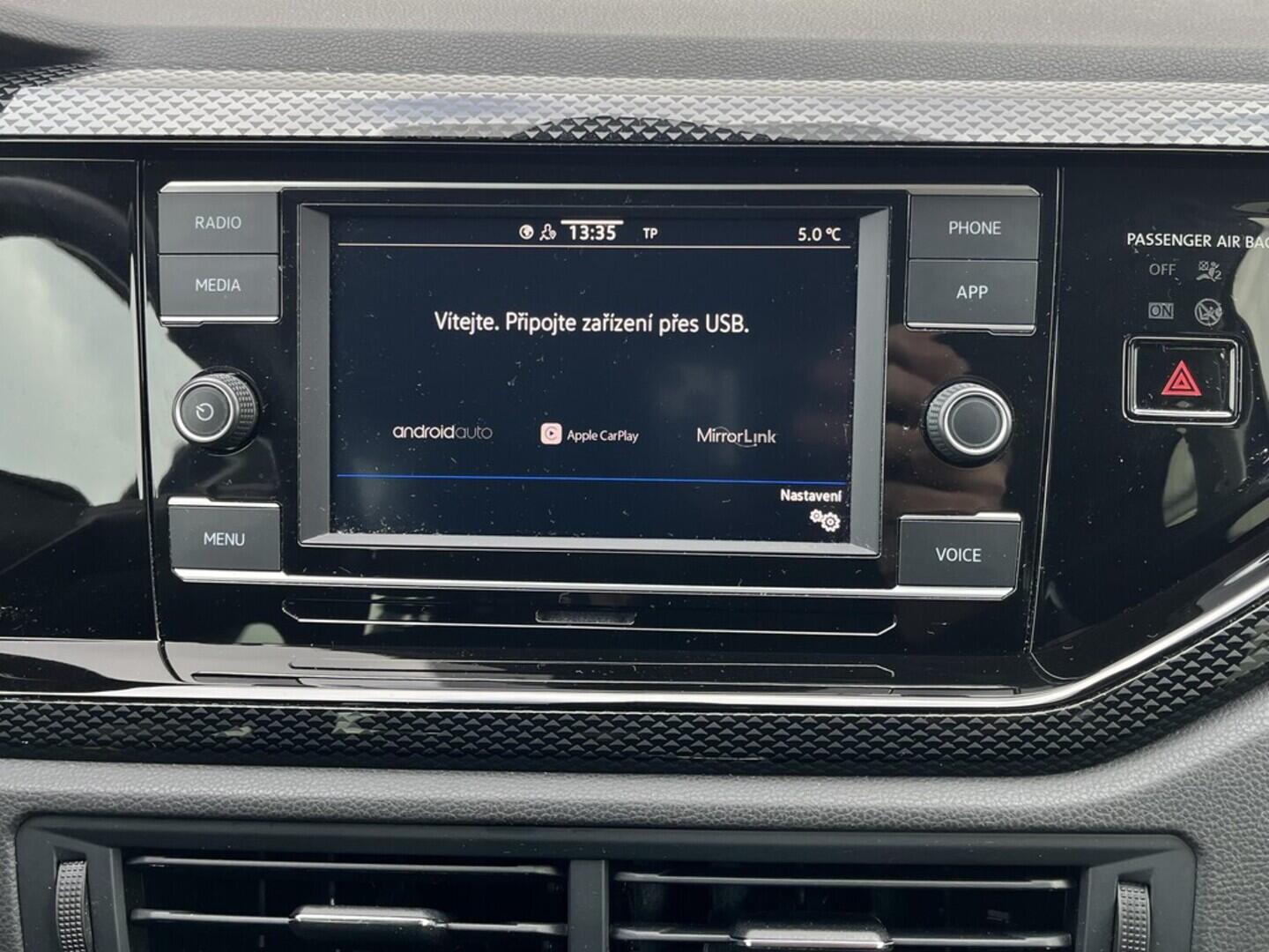 O119V07111_26.webp_POLO Life 1.0 TSI 70 kW manuál