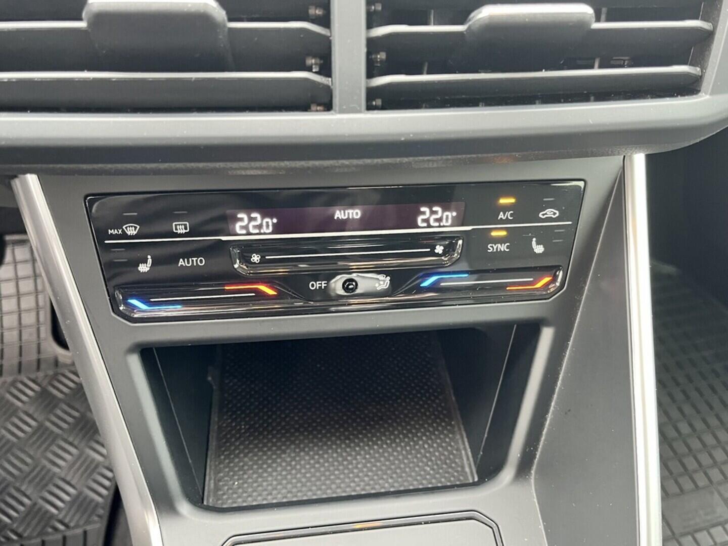 O119V07111_31.webp_POLO Life 1.0 TSI 70 kW manuál