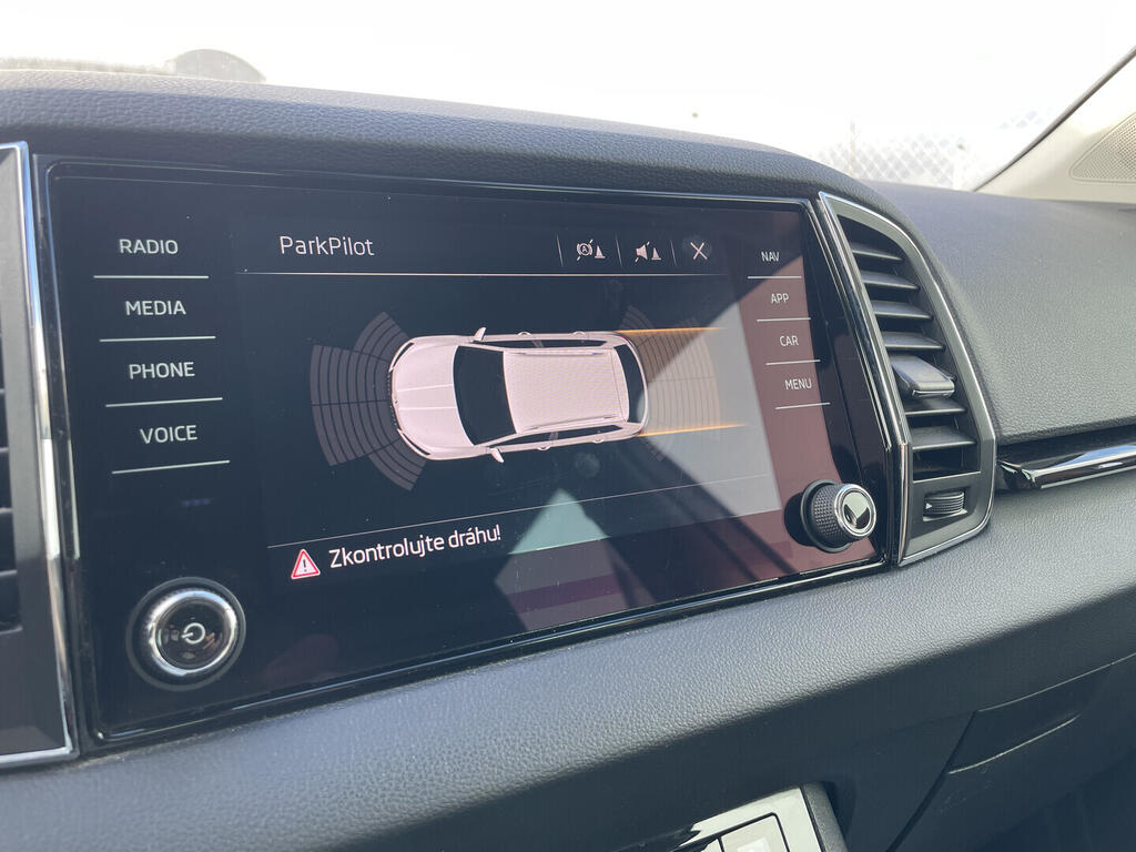 O119V07112_26.webp_KAROQ  2.0 TDI 110 kW automat