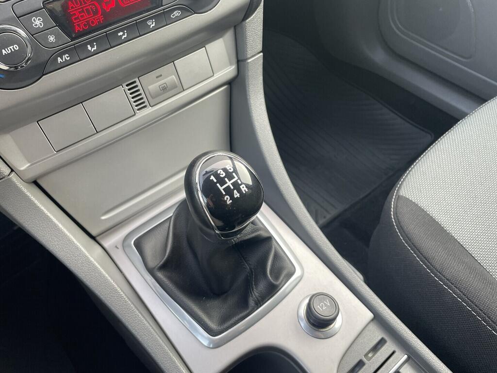 O119V07115_27.webp_FOCUS Trend 1.6 16V 74 kW manuál