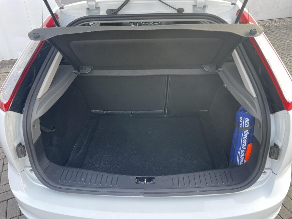 O119V07115_30.webp_FOCUS Trend 1.6 16V 74 kW manuál