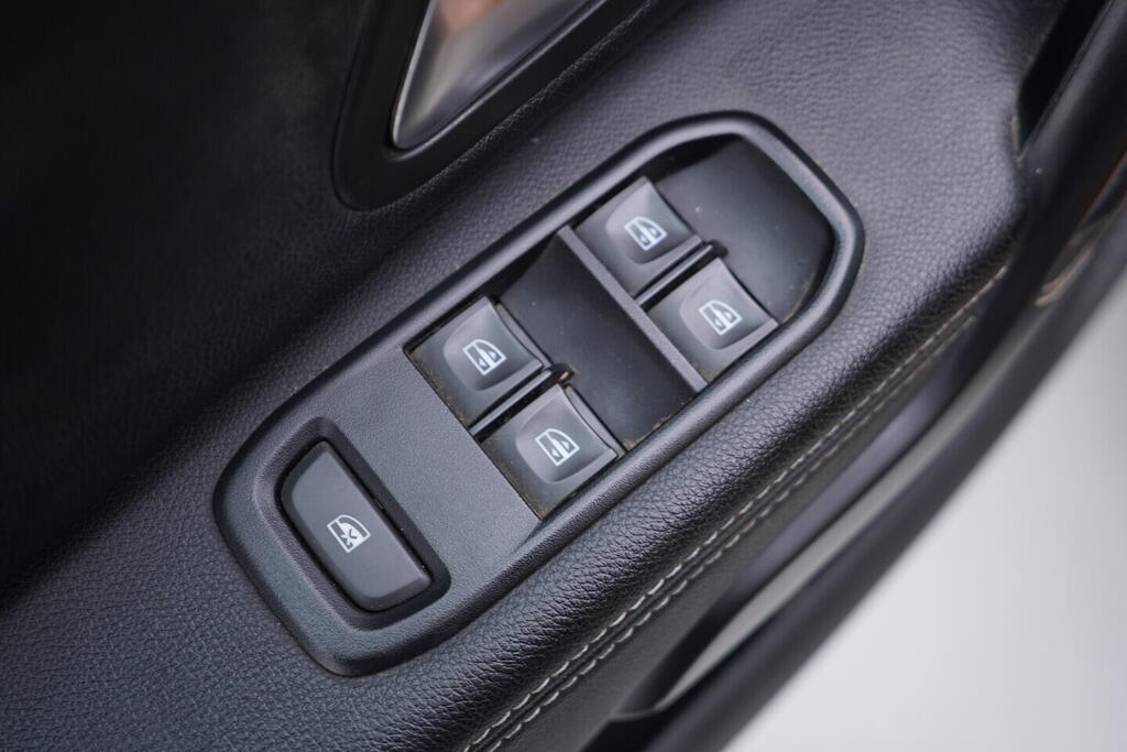 O119V07116_20.webp_DUSTER  1.6 SCE 84 kW manuál