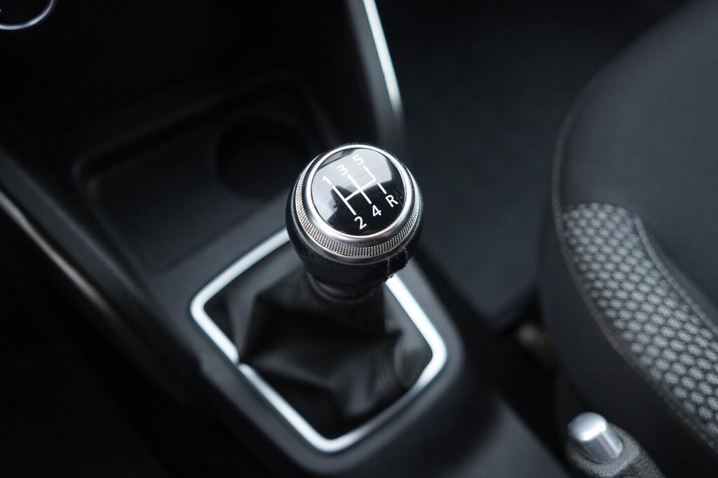 O119V07116_32.webp_DUSTER  1.6 SCE 84 kW manuál