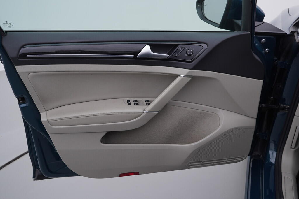 O119V07121_19.webp_GOLF Highline 1.4 TSI 92 kW automat