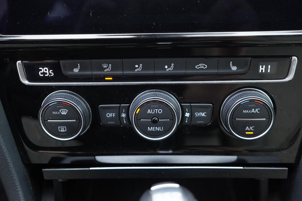 O119V07121_33.webp_GOLF Highline 1.4 TSI 92 kW automat