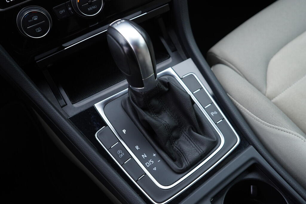 O119V07121_34.webp_GOLF Highline 1.4 TSI 92 kW automat