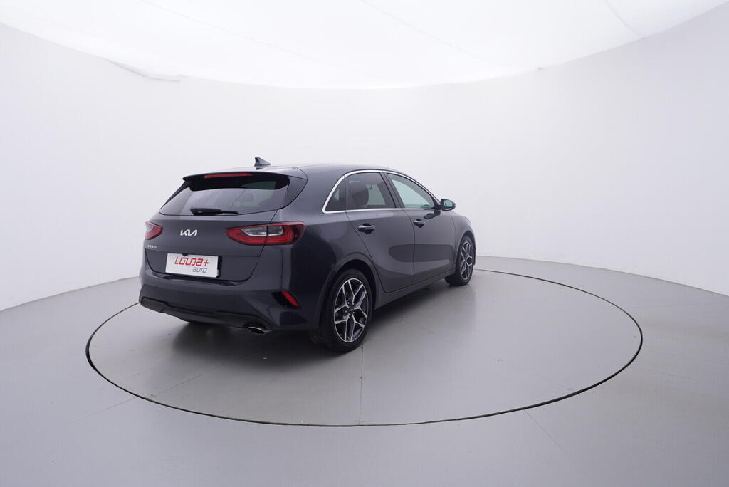 O119V07122_10.webp_CEED Exclusive DCT 1.5 T-GDi 118 kW automat, DPH