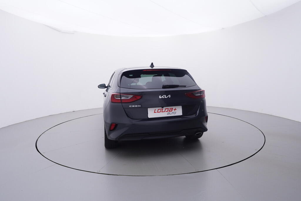 O119V07122_17.webp_CEED Exclusive DCT 1.5 T-GDi 118 kW automat, DPH