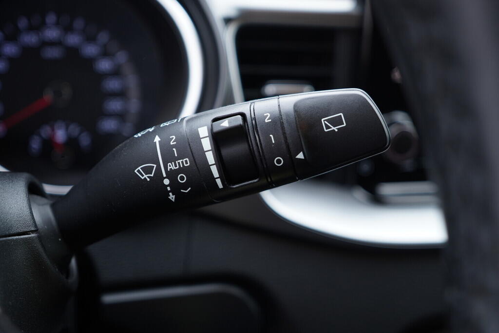 O119V07122_24.webp_CEED Exclusive DCT 1.5 T-GDi 118 kW automat, DPH