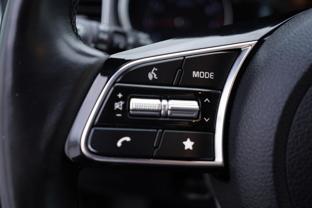 O119V07122_25.webp_CEED Exclusive DCT 1.5 T-GDi 118 kW automat, DPH