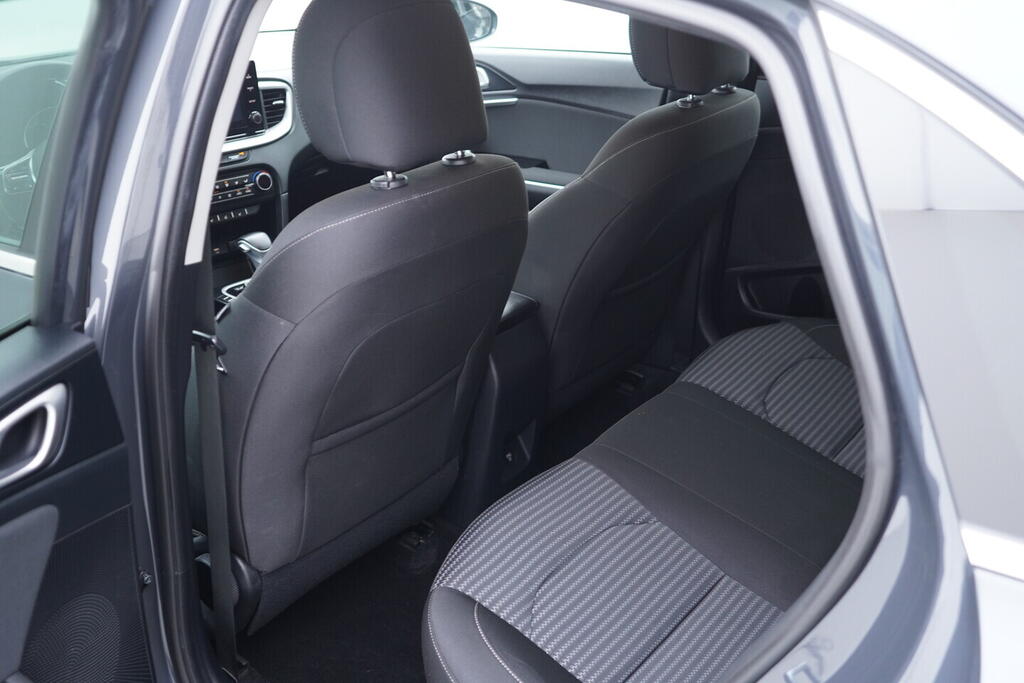 O119V07122_35.webp_CEED Exclusive DCT 1.5 T-GDi 118 kW automat, DPH