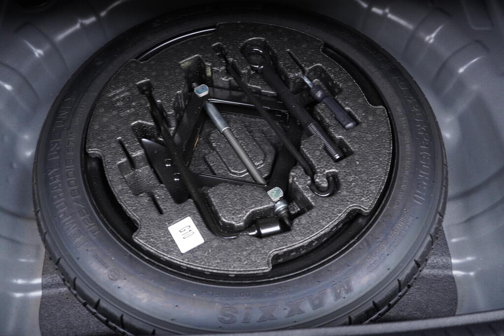 O119V07122_39.webp_CEED Exclusive DCT 1.5 T-GDi 118 kW automat, DPH