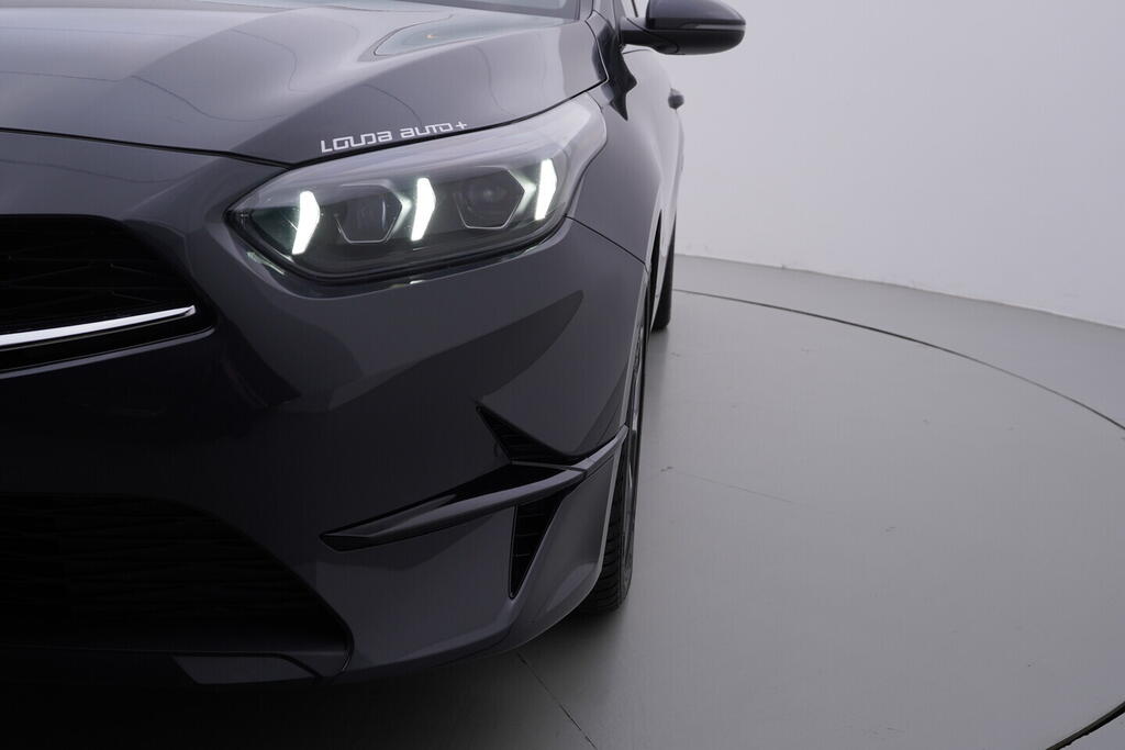 O119V07122_42.webp_CEED Exclusive DCT 1.5 T-GDi 118 kW automat, DPH