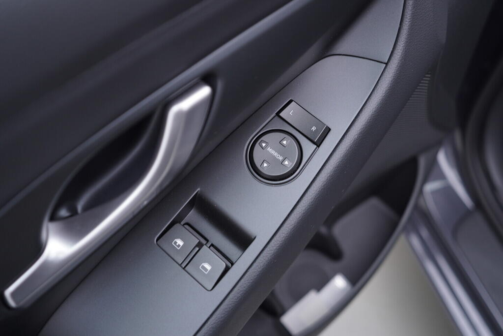 O119V07123_20.webp_I30 Start 1.0  74 kW manuál, DPH