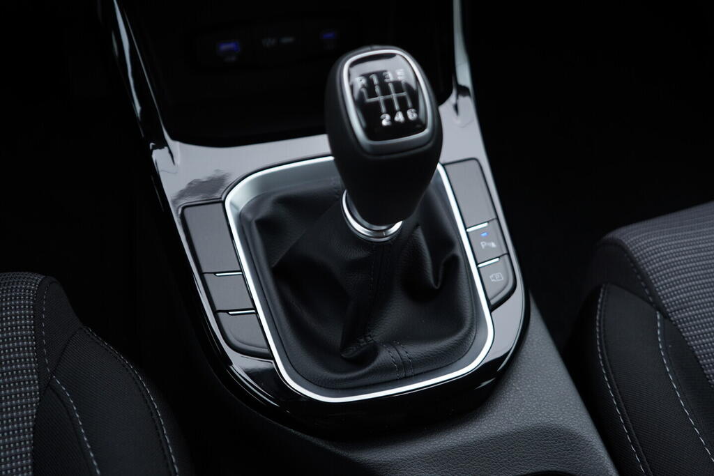 O119V07123_35.webp_I30 Start 1.0  74 kW manuál, DPH