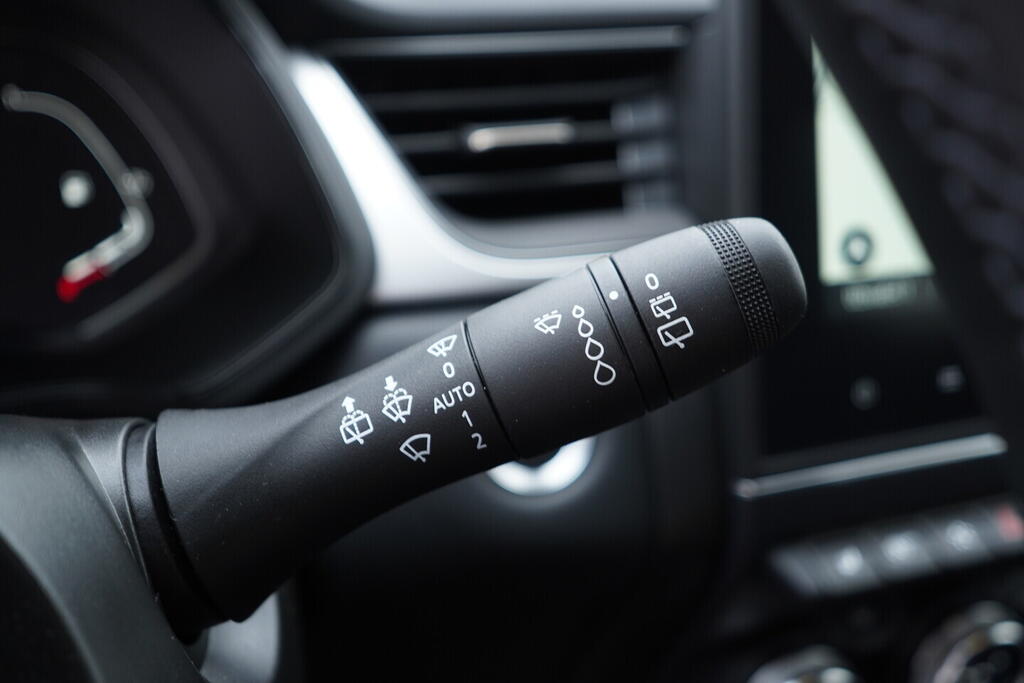 O119V07124_24.webp_CAPTUR Techno  1.3 TCe 140 EDC 103 kW automat, DPH