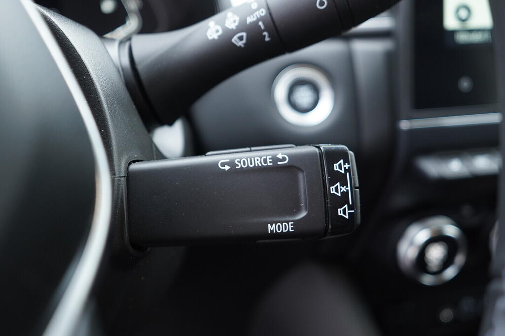 O119V07124_25.webp_CAPTUR Techno  1.3 TCe 140 EDC 103 kW automat, DPH