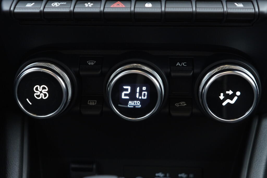 O119V07124_33.webp_CAPTUR Techno  1.3 TCe 140 EDC 103 kW automat, DPH