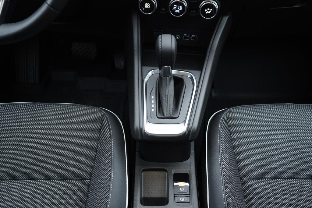 O119V07124_34.webp_CAPTUR Techno  1.3 TCe 140 EDC 103 kW automat, DPH