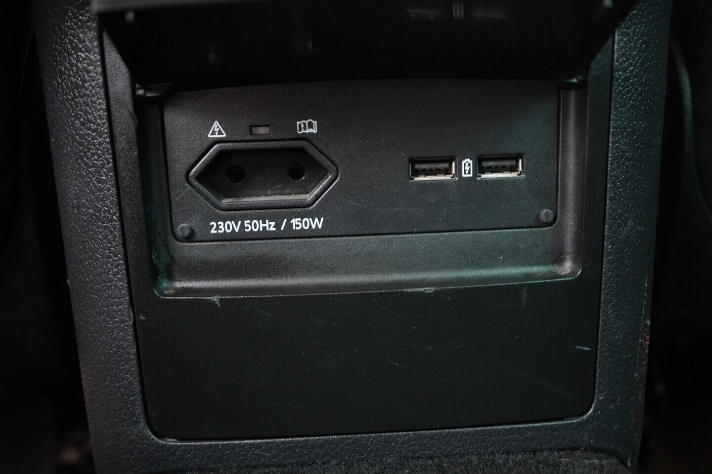 O119V07126_29.webp_SUPERB Ambition 2.0 TDI 110 kW manuál, DPH