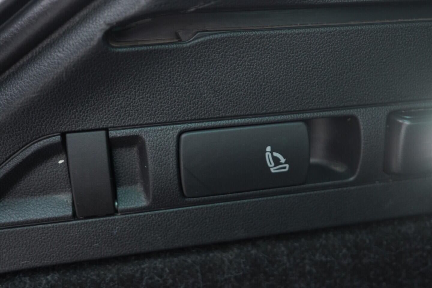 O119V07126_40.webp_SUPERB Ambition 2.0 TDI 110 kW manuál, DPH