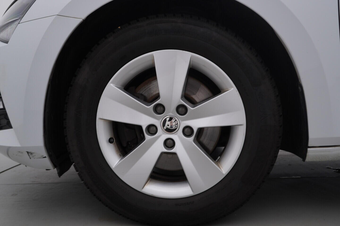 O119V07126_46.webp_SUPERB Ambition 2.0 TDI 110 kW manuál, DPH