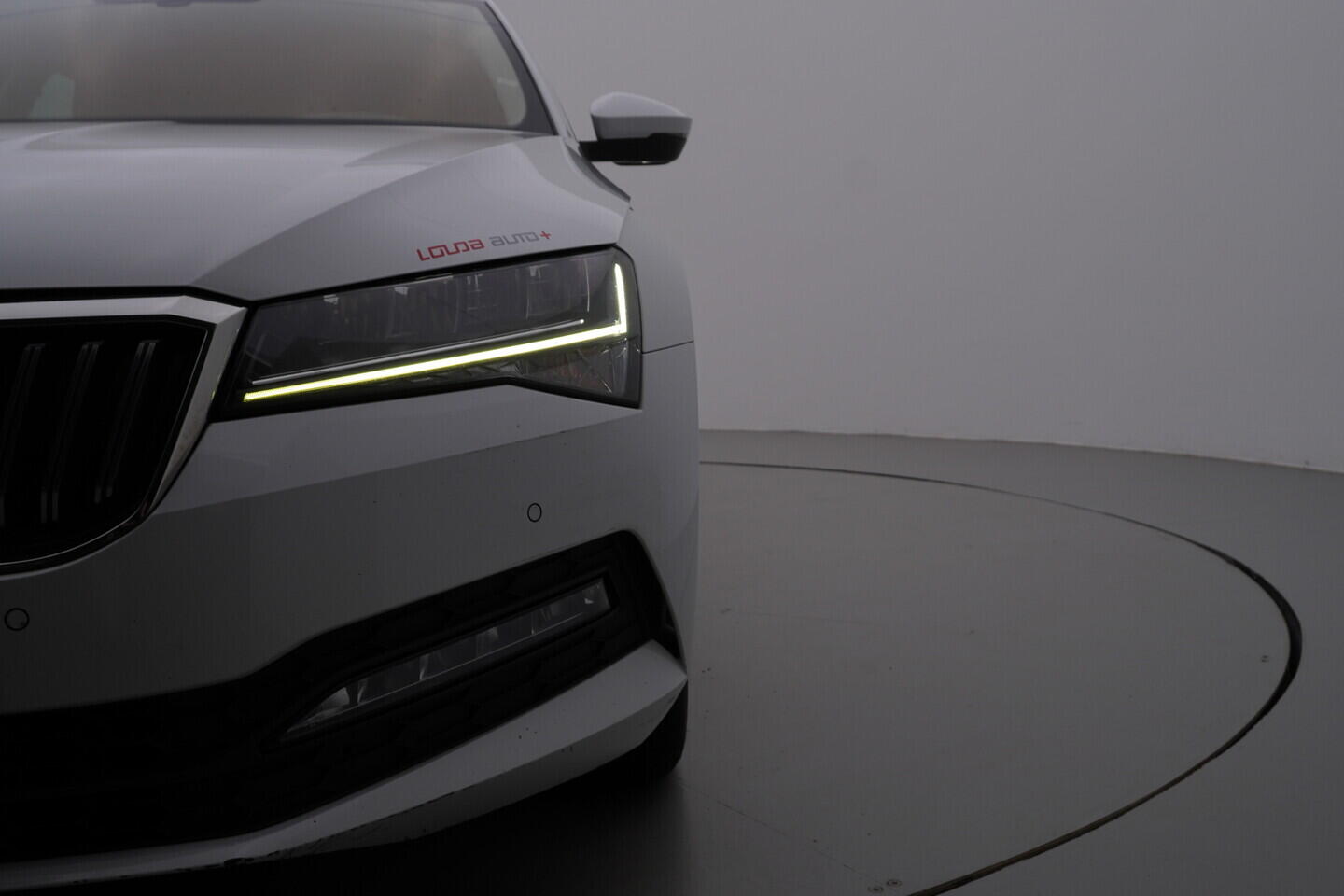 O119V07126_47.webp_SUPERB Ambition 2.0 TDI 110 kW manuál, DPH