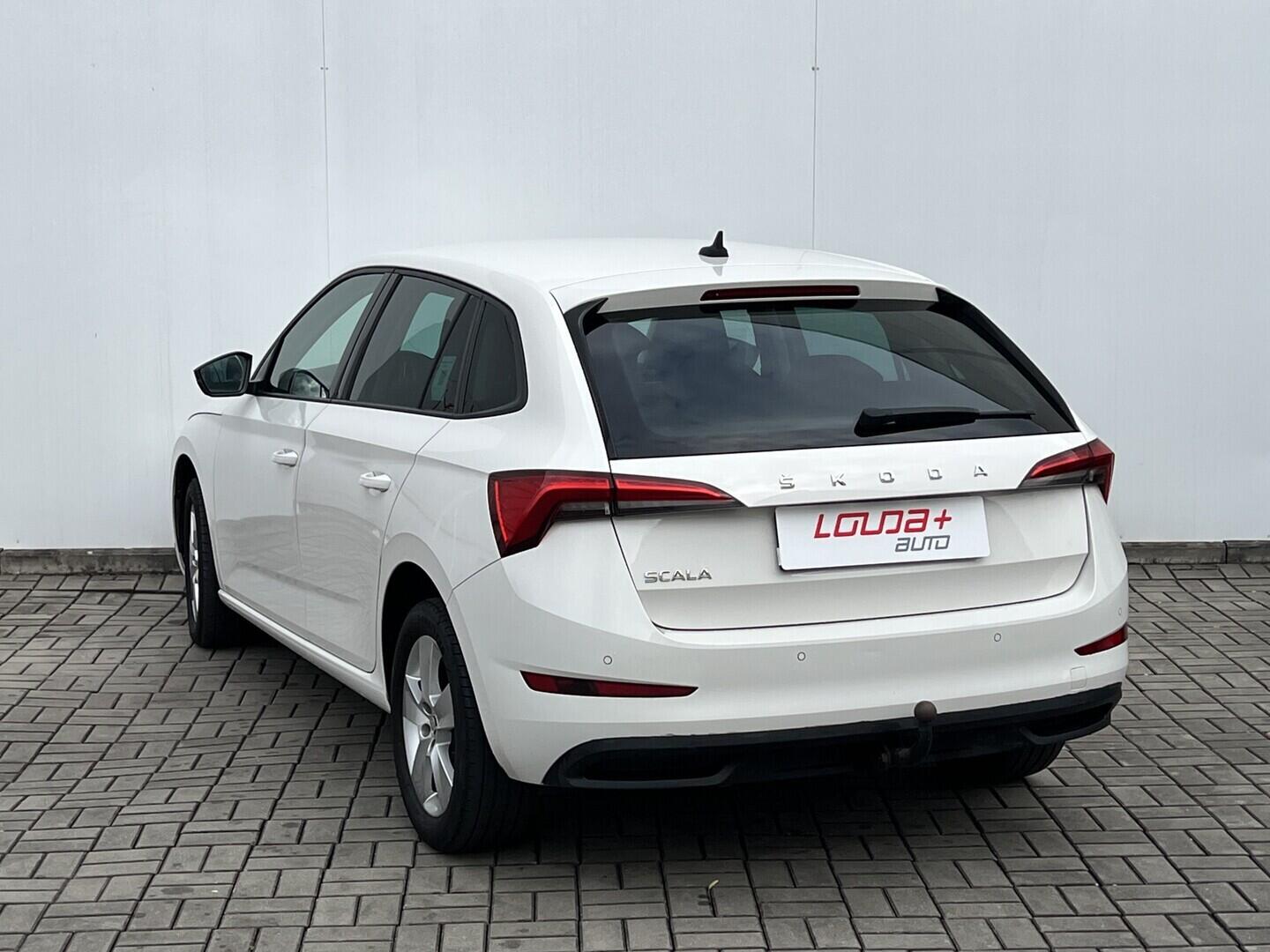 O119V07128_15.webp_SCALA Ambition 1.5 TSI 110 kW manuál, DPH