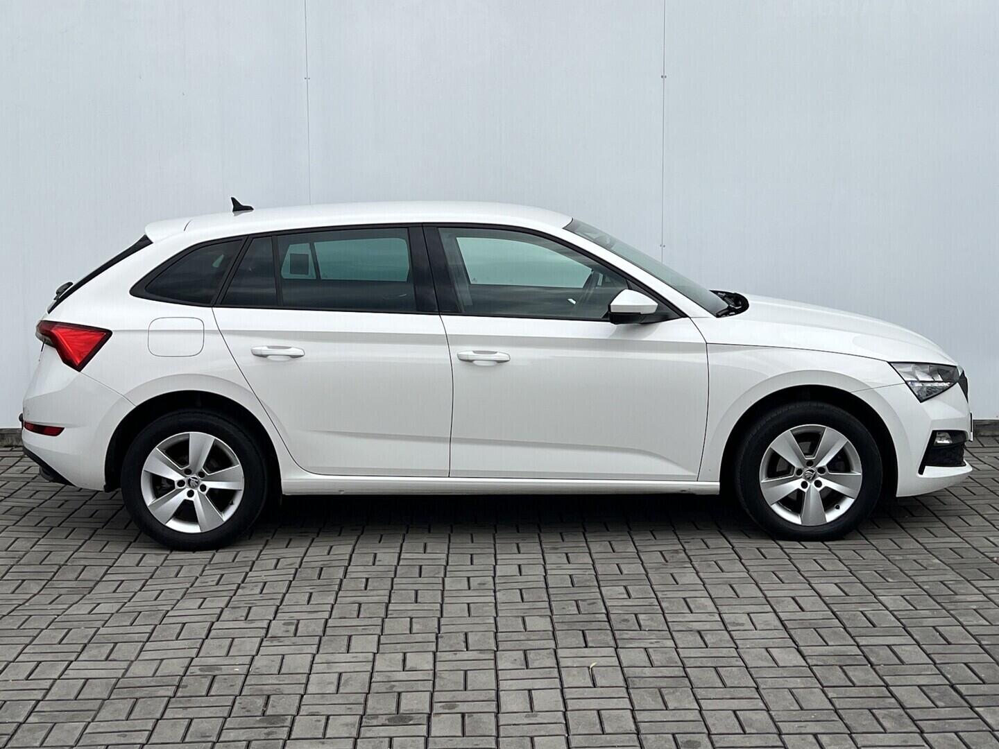 O119V07128_16.webp_SCALA Ambition 1.5 TSI 110 kW manuál, DPH